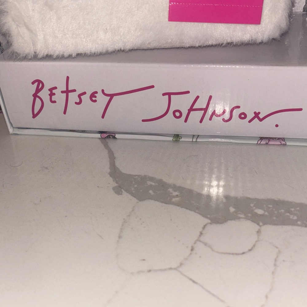 Betsey Johnson White Pom-Pom Beanie - Picture 6 of 6